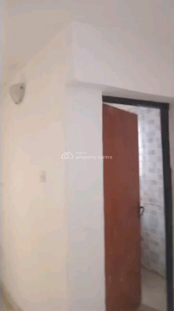 Newly Renovated 1bedroom Flat, Ogundola Street Off Pedro/bajulaye Road, Shomolu, Lagos, Mini Flat (room and Parlour) for Rent