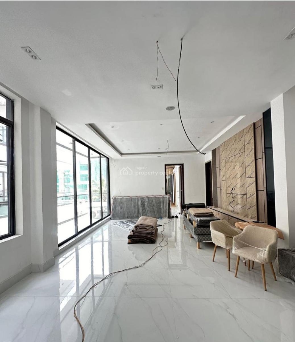 Luxury 3 Bed Apartment with a Bq , Swimming Pool & Elevator, Gym, Lekki Phase 1, Lekki, Lagos, Flat / Apartment for Sale