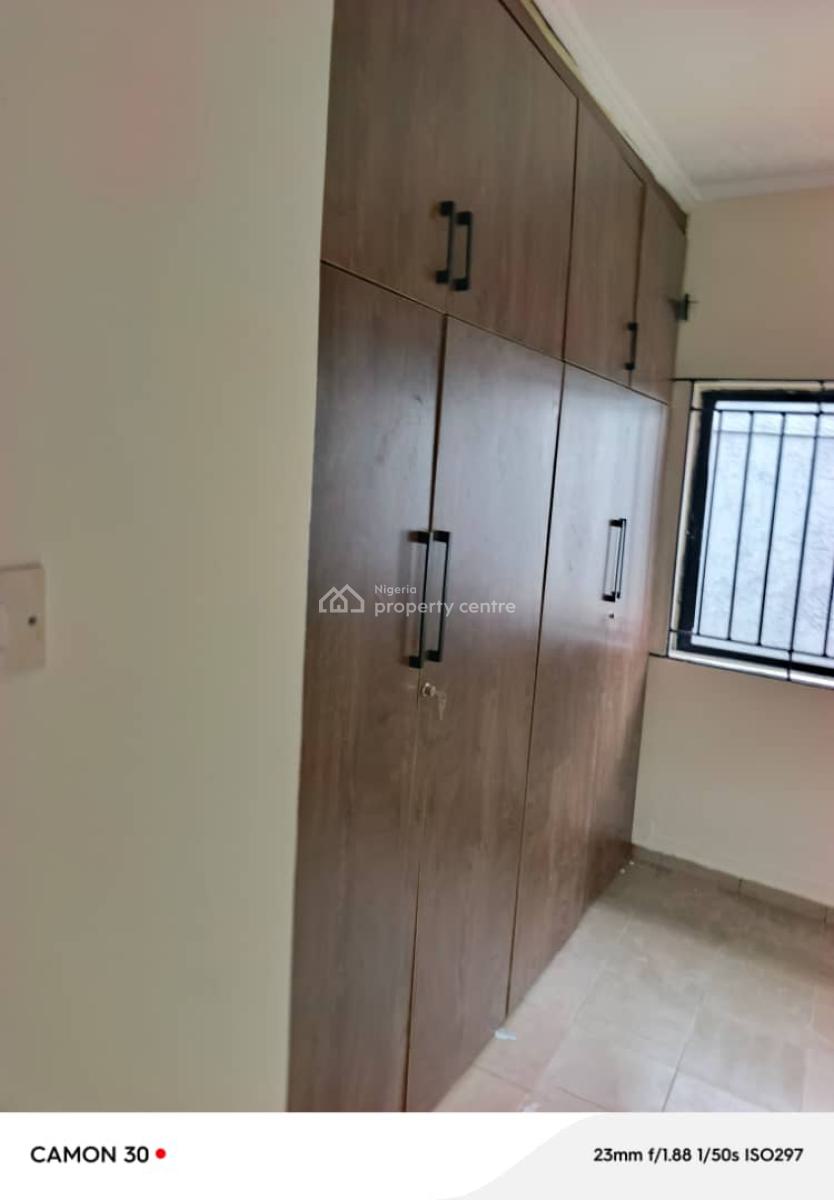 Well Maintain Renovated 3bedroom Bungalow with a Room Self Contain in, Omole Phase 2, Ikeja, Lagos, Flat / Apartment for Rent