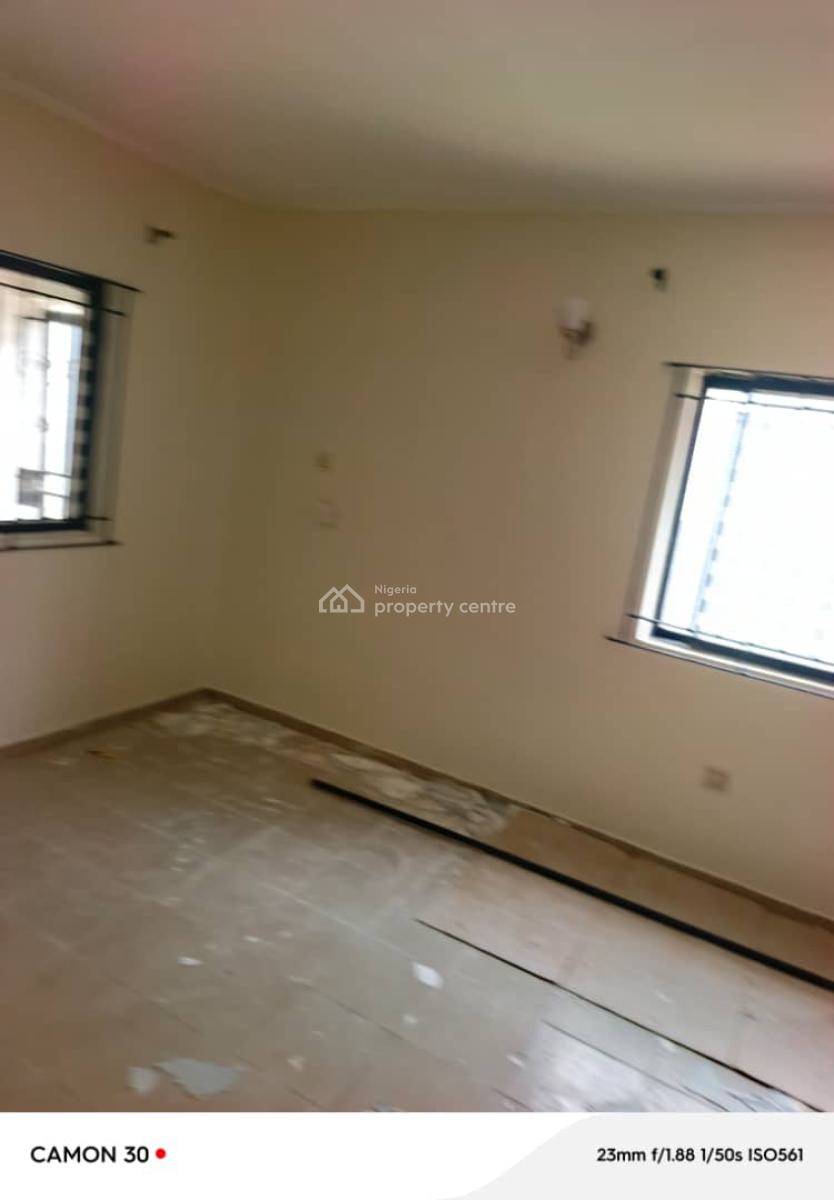 Well Maintain Renovated 3bedroom Bungalow with a Room Self Contain in, Omole Phase 2, Ikeja, Lagos, Flat / Apartment for Rent