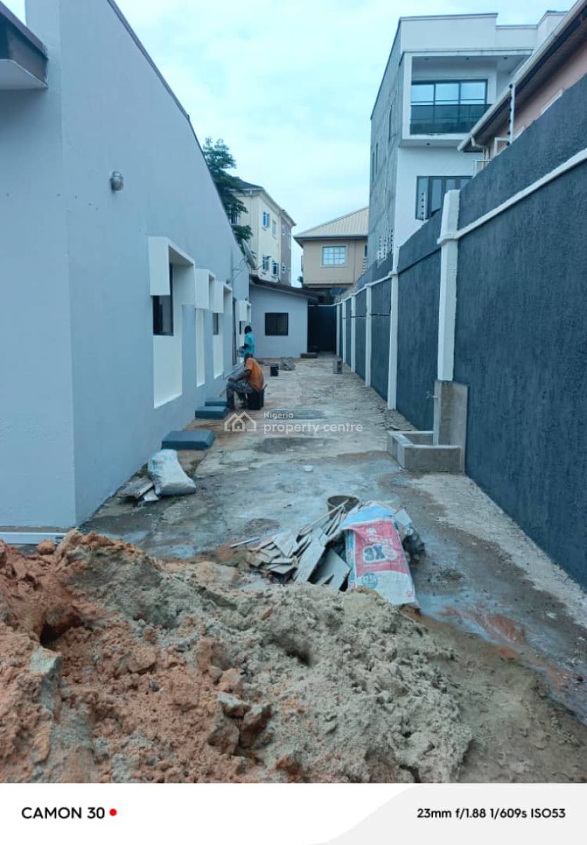 Well Maintain Renovated 3bedroom Bungalow with a Room Self Contain in, Omole Phase 2, Ikeja, Lagos, Flat / Apartment for Rent