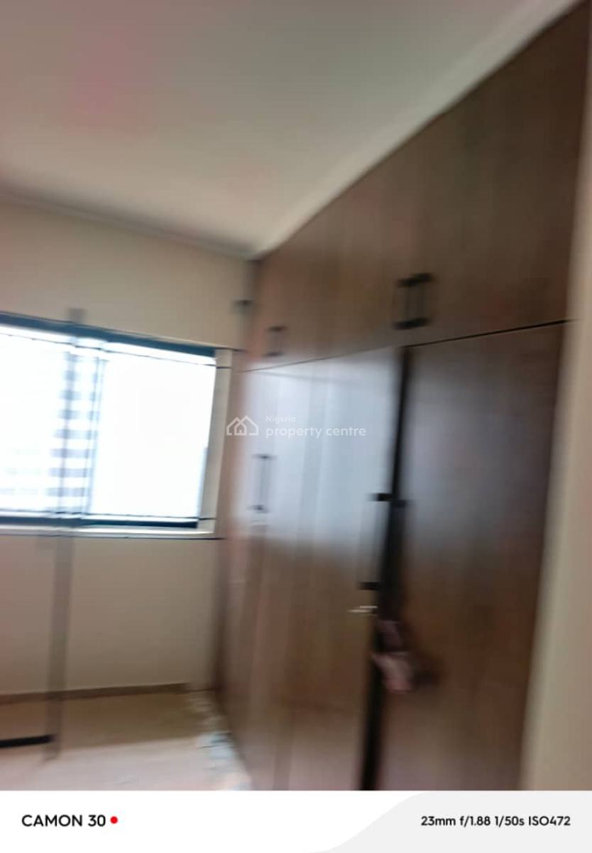 Well Maintain Renovated 3bedroom Bungalow with a Room Self Contain in, Omole Phase 2, Ikeja, Lagos, Flat / Apartment for Rent