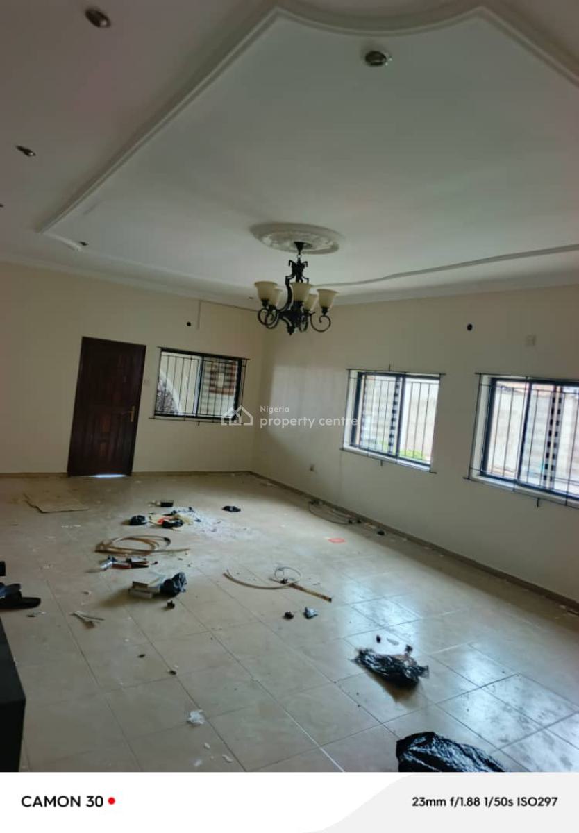 Well Maintain Renovated 3bedroom Bungalow with a Room Self Contain in, Omole Phase 2, Ikeja, Lagos, Flat / Apartment for Rent