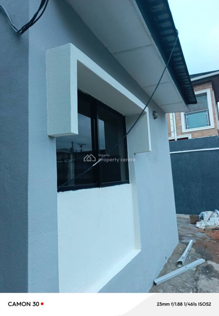 Well Maintain Renovated 3bedroom Bungalow with a Room Self Contain in, Omole Phase 2, Ikeja, Lagos, Flat / Apartment for Rent