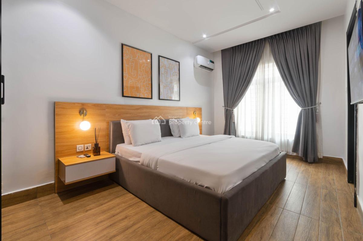 1806luxury 3 Bedrooms with Swimming Pool and Ps5, Lekki Phase 1, Lekki, Lagos, Flat / Apartment Short Let