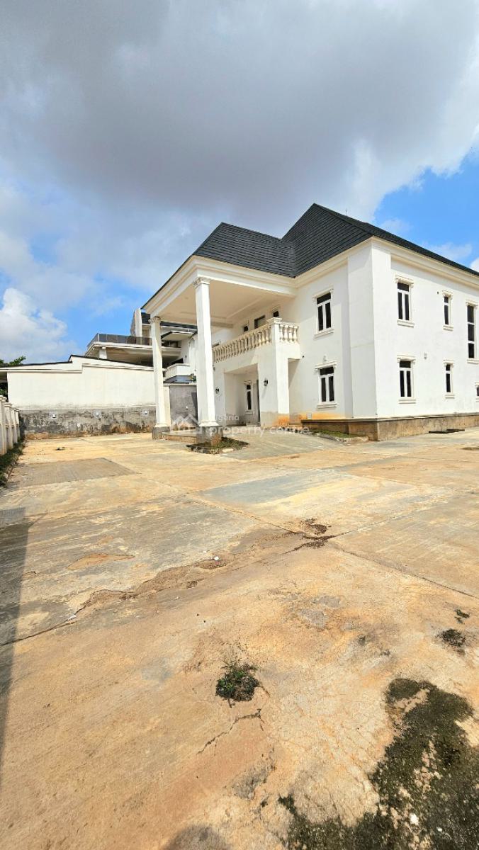 6 Bedroom Duplex with Swimming Pool and 2 Rooms Bq, Guzape District, Abuja, Detached Duplex for Sale
