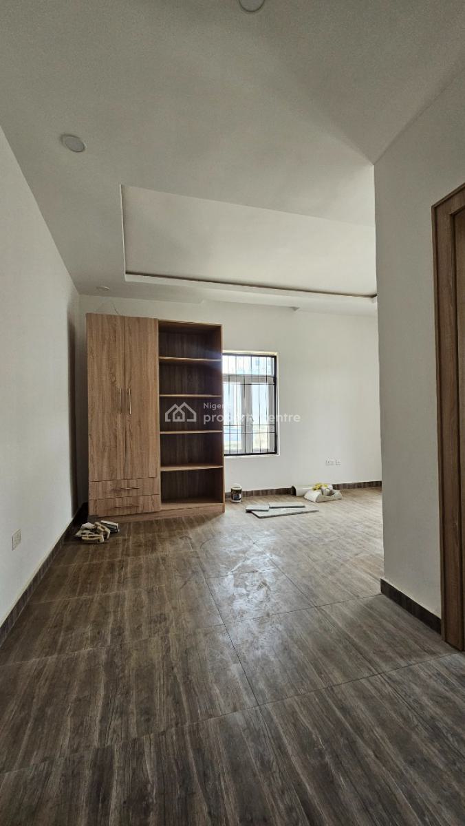 6 Bedroom Duplex with Swimming Pool and 2 Rooms Bq, Guzape District, Abuja, Detached Duplex for Sale