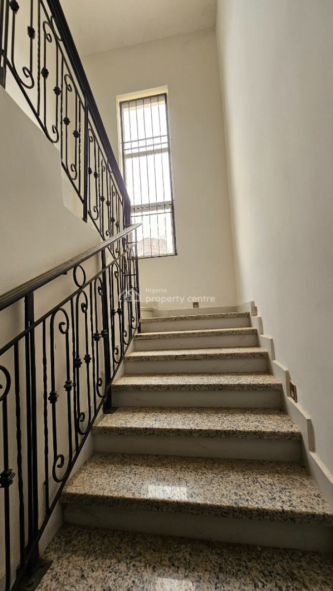 6 Bedroom Duplex with Swimming Pool and 2 Rooms Bq, Guzape District, Abuja, Detached Duplex for Sale