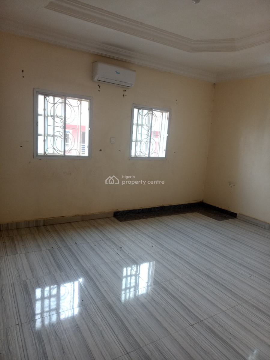 Newly Renovated 1 Bedroom Penthouse, Gilmore, Jahi, Abuja, Flat / Apartment for Rent
