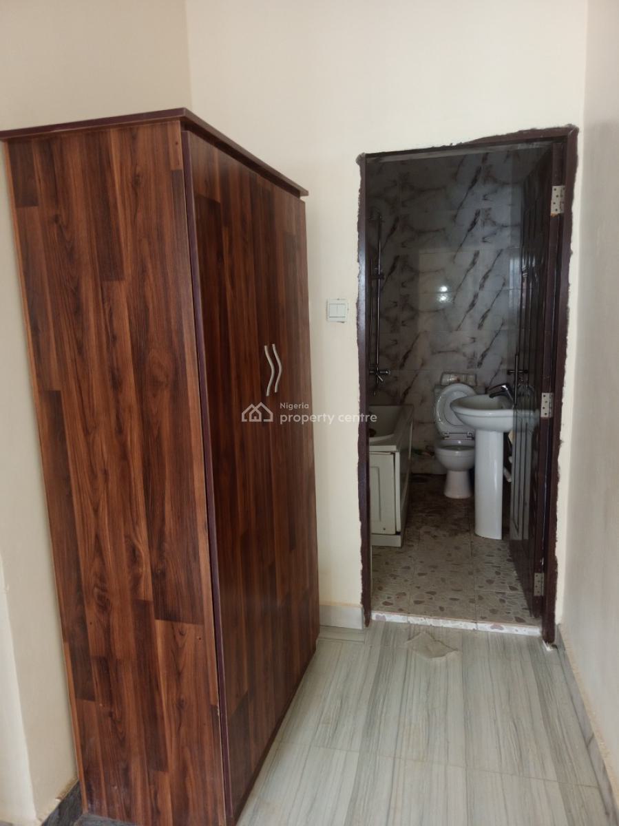 Newly Renovated 1 Bedroom Penthouse, Gilmore, Jahi, Abuja, Flat / Apartment for Rent