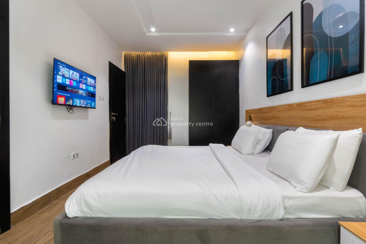 1808luxury 3 Bedrooms with Swimming Pool and Snooker and Ps5, Lekki Phase 1, Lekki, Lagos, Flat / Apartment Short Let