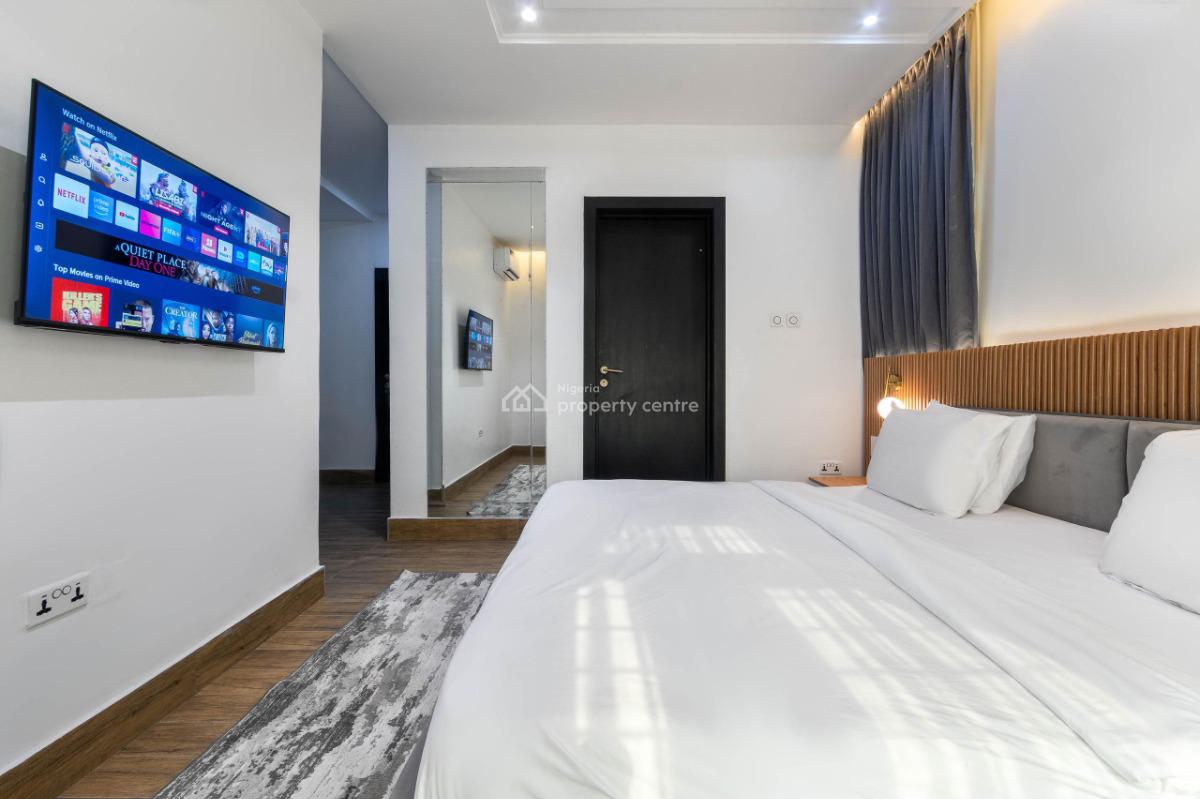 1808luxury 3 Bedrooms with Swimming Pool and Snooker and Ps5, Lekki Phase 1, Lekki, Lagos, Flat / Apartment Short Let