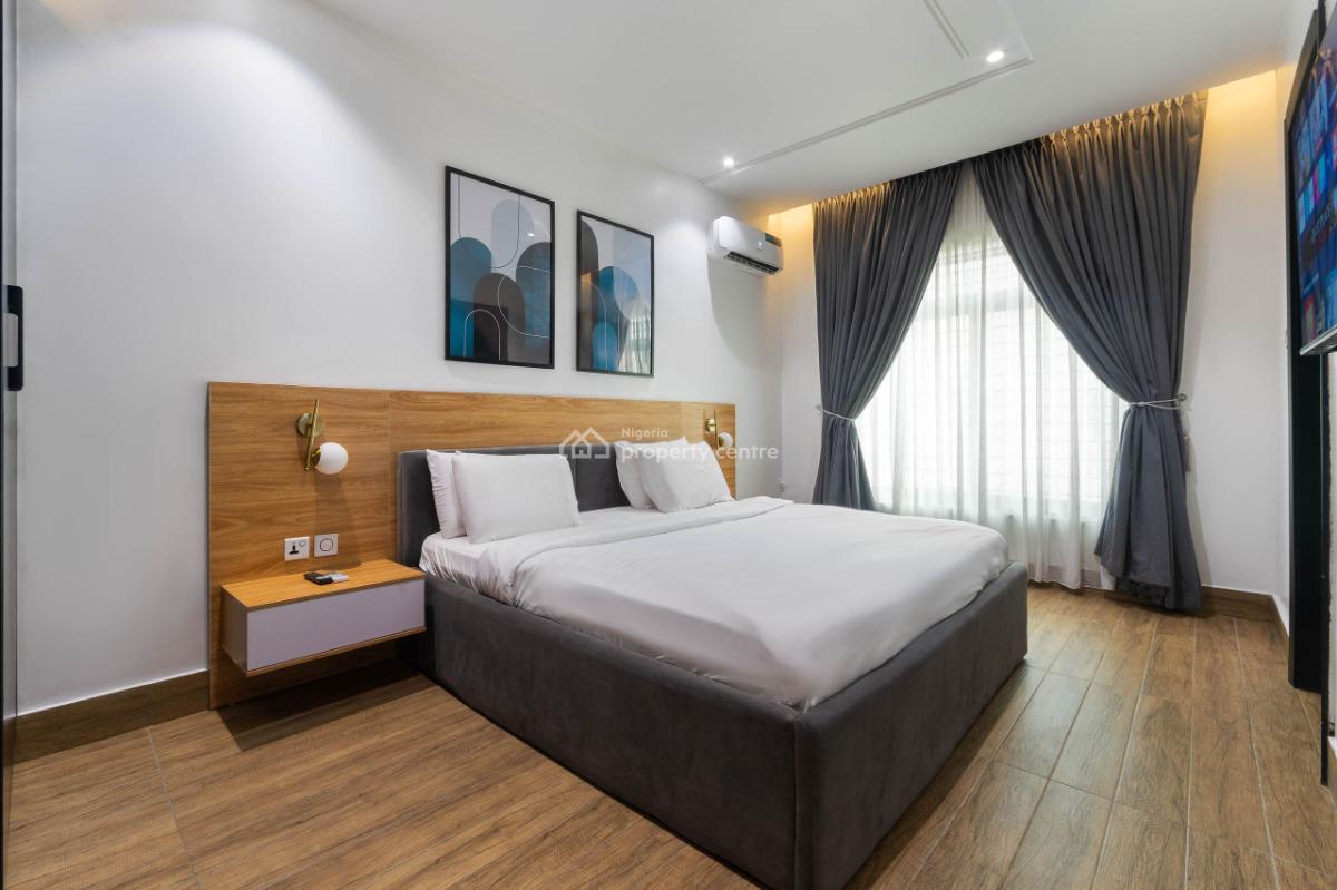 1808luxury 3 Bedrooms with Swimming Pool and Snooker and Ps5, Lekki Phase 1, Lekki, Lagos, Flat / Apartment Short Let