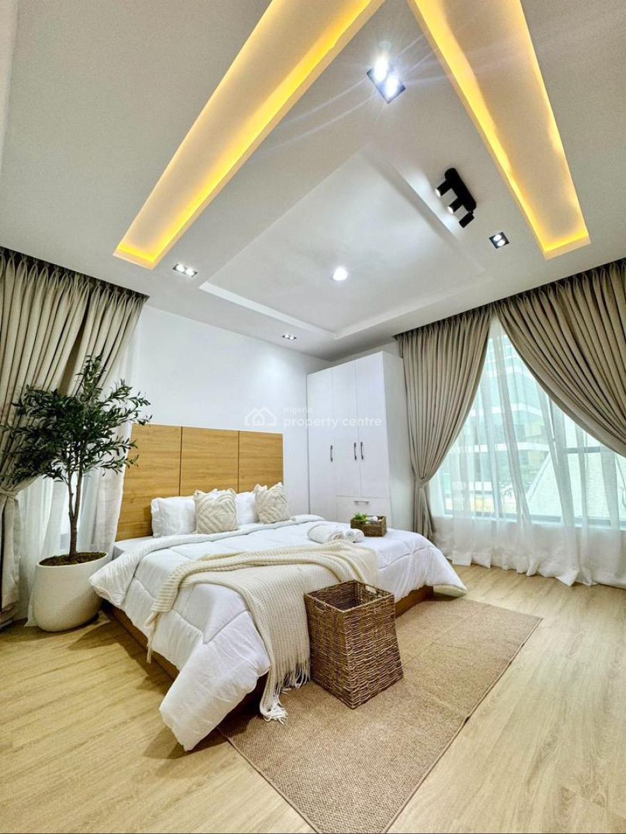 Book This Cozy, Beautiful 🥰 and  Luxurious 3bedroom Apartment in The, Lekki Phase 1, Lekki, Lagos, Flat / Apartment Short Let