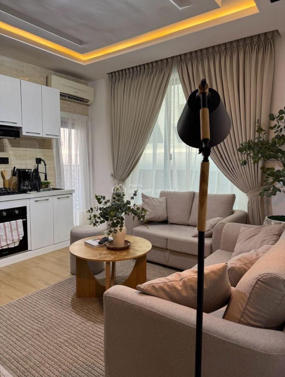 Book This Cozy, Beautiful 🥰 and  Luxurious 3bedroom Apartment in The, Lekki Phase 1, Lekki, Lagos, Flat / Apartment Short Let