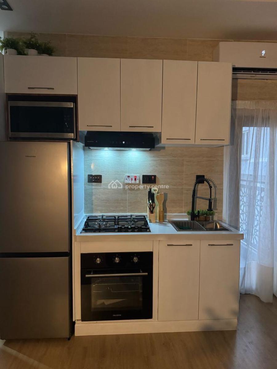 Book This Cozy, Beautiful 🥰 and  Luxurious 3bedroom Apartment in The, Lekki Phase 1, Lekki, Lagos, Flat / Apartment Short Let