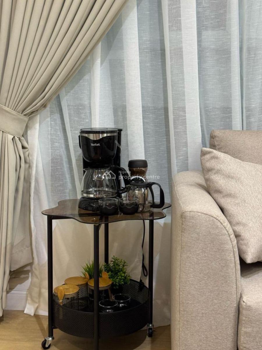 Book This Cozy, Beautiful 🥰 and  Luxurious 3bedroom Apartment in The, Lekki Phase 1, Lekki, Lagos, Flat / Apartment Short Let