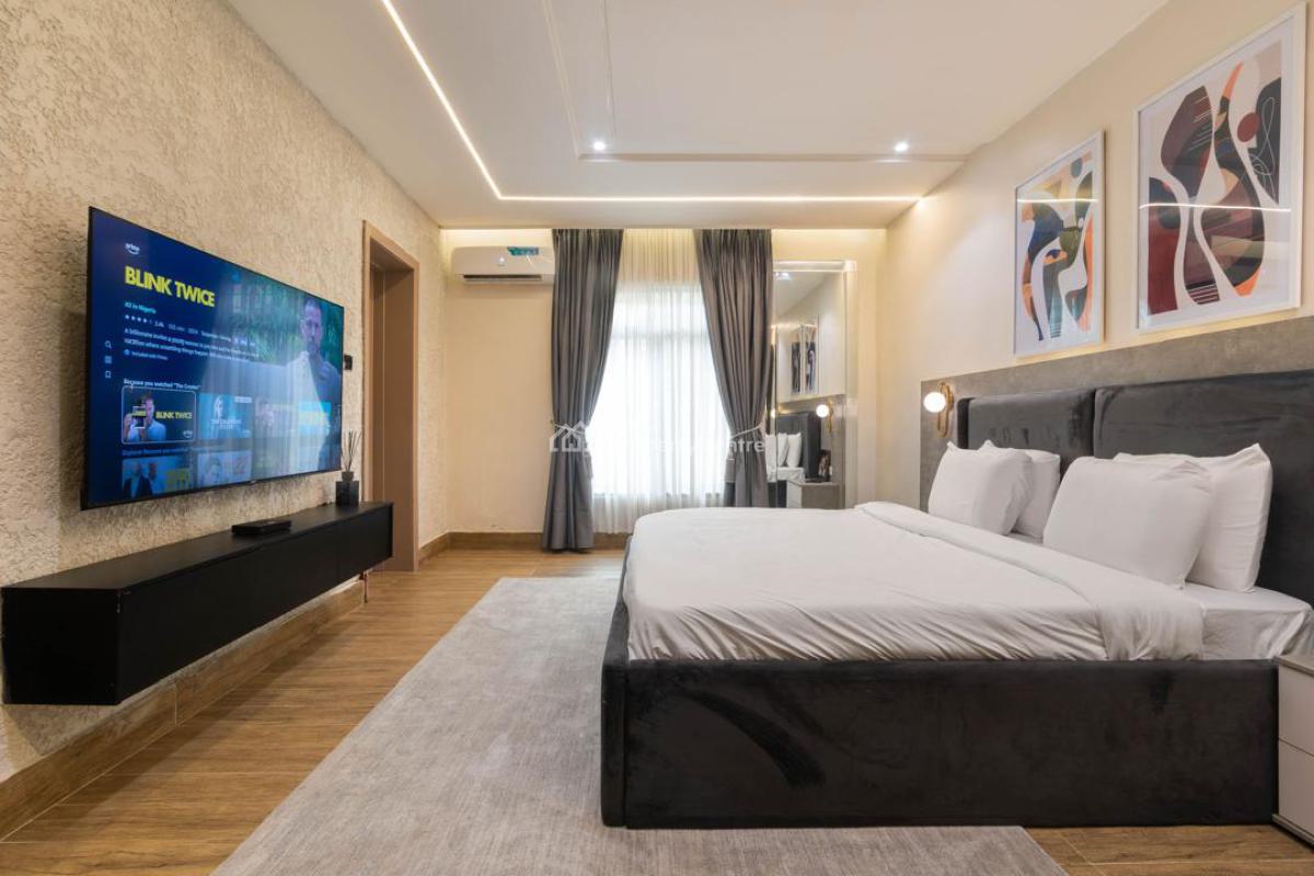 1809luxury 3 Bedrooms with Swimming Pool and Snooker and Ps5, Lekki Phase 1, Lekki, Lagos, Flat / Apartment Short Let