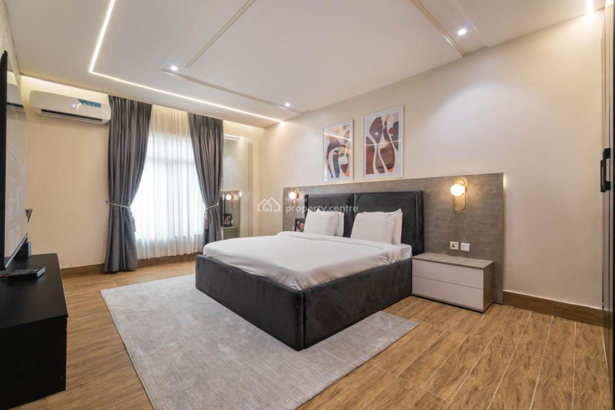 1809luxury 3 Bedrooms with Swimming Pool and Snooker and Ps5, Lekki Phase 1, Lekki, Lagos, Flat / Apartment Short Let