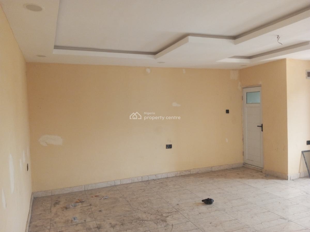 Massive Space Shop Upstairs in a Complex Directly Facing The Road, Ado, Ajah, Lagos, Shop for Rent
