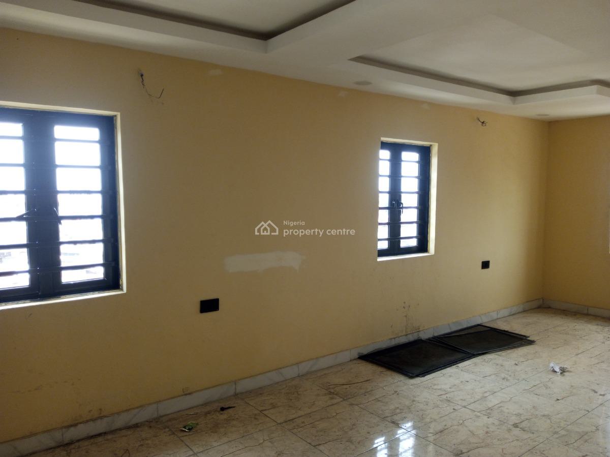 Massive Space Shop Upstairs in a Complex Directly Facing The Road, Ado, Ajah, Lagos, Shop for Rent