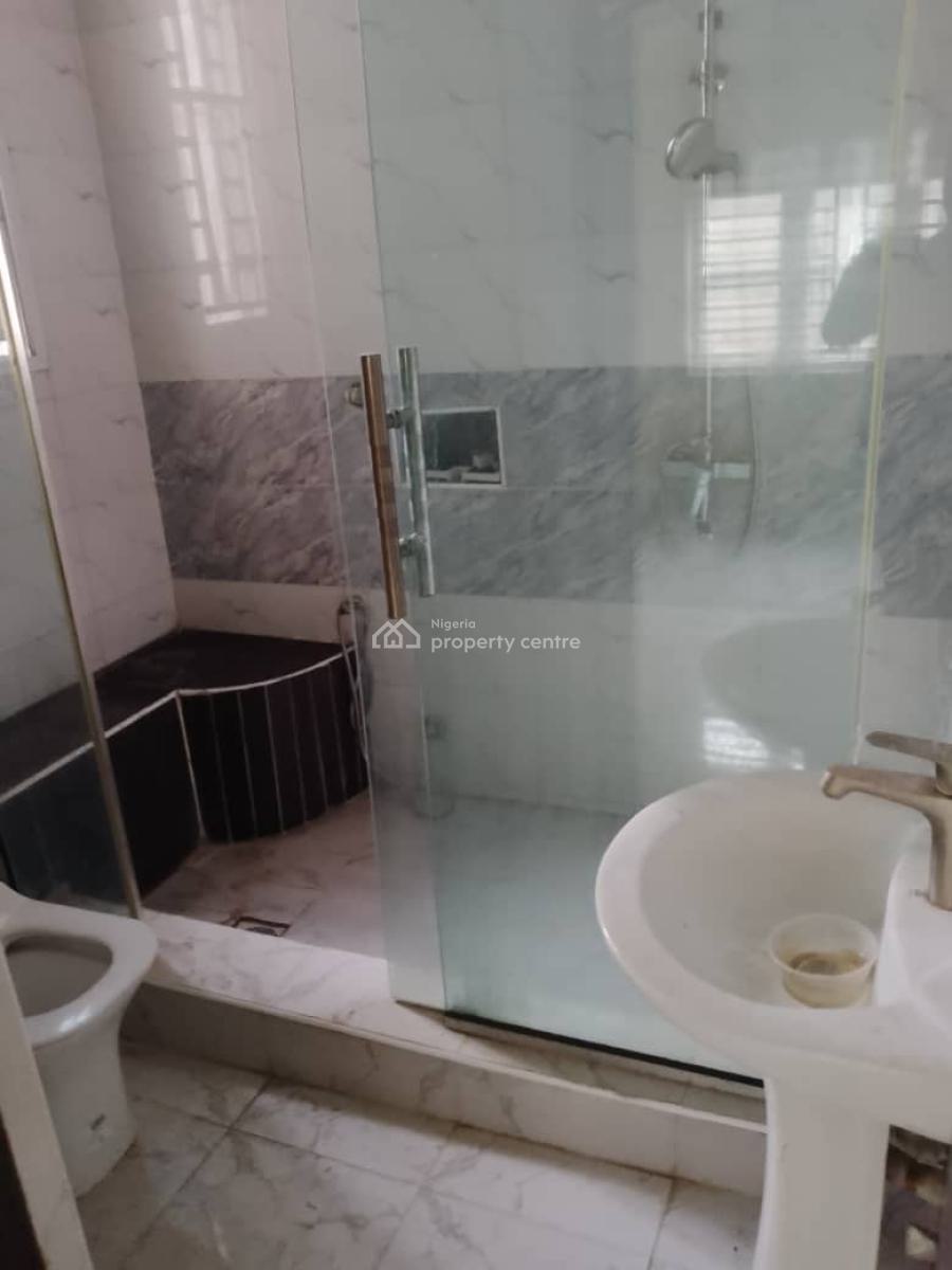 Spacious 2 Bedroom Apartment with a Room Bq, Eleganza Gardens Opposite Vgc, Lekki, Lagos, Flat / Apartment for Rent