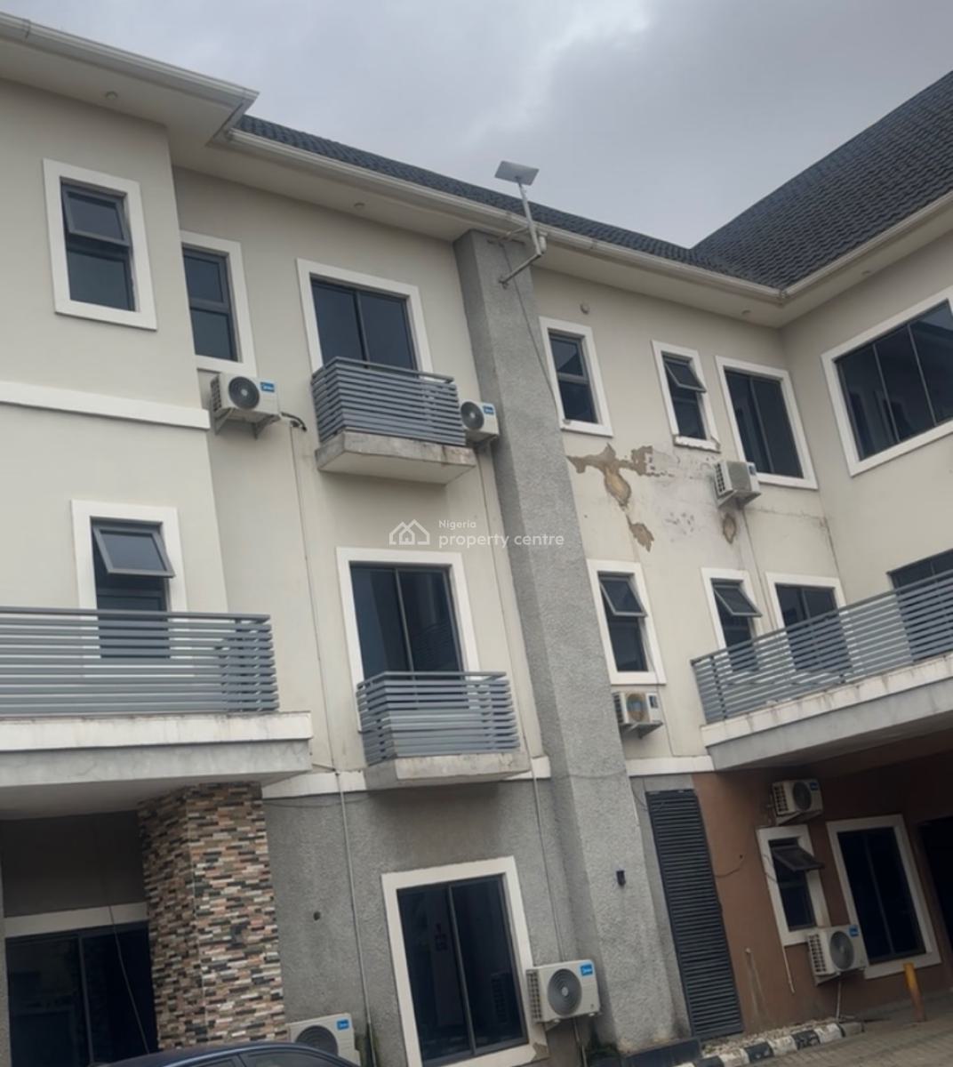 30 Rooms Hotel in Fo1 Kubwa, Fo1 Kubwa, Fo1 Layout, Kubwa, Abuja, Hotel / Guest House for Sale