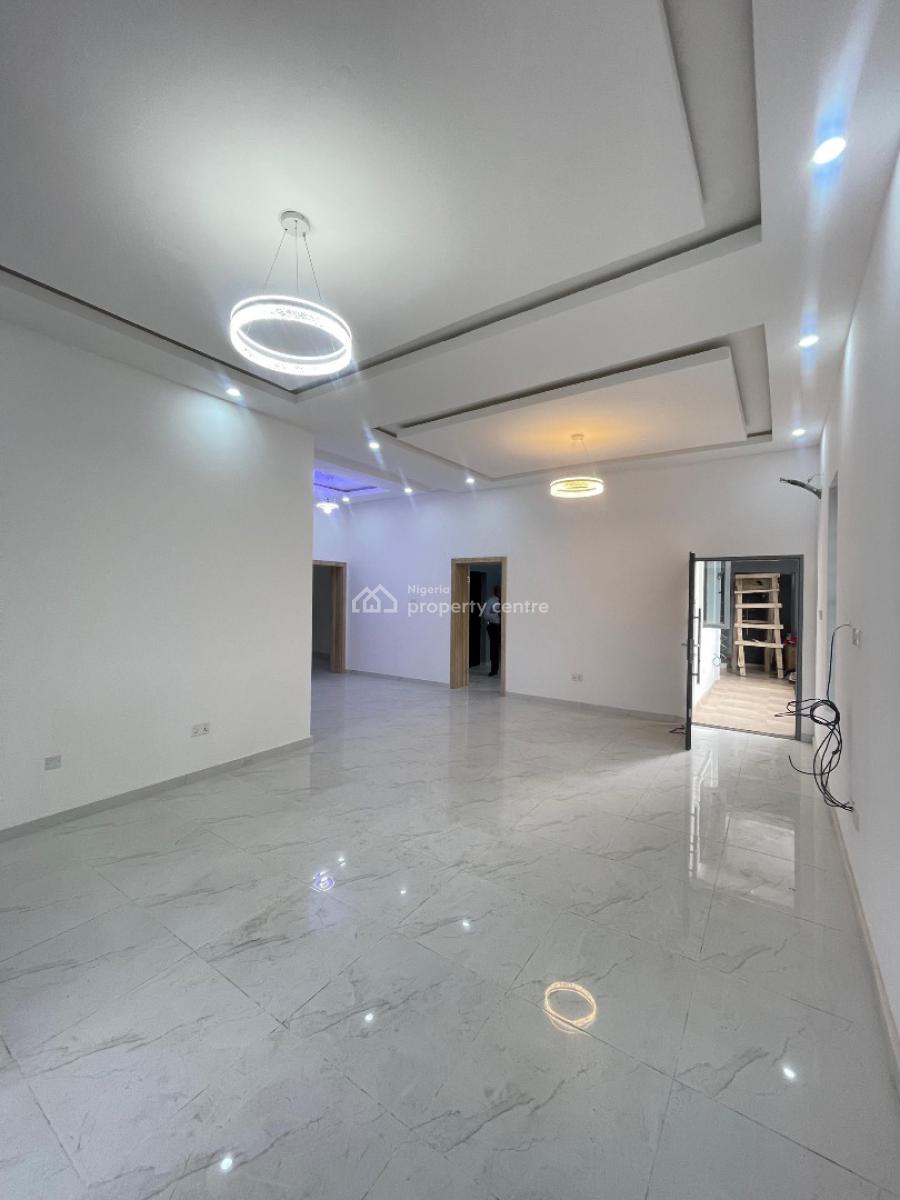 Luxurious 3 Bedroom Apartment, Yaba, Lagos, Block of Flats for Sale