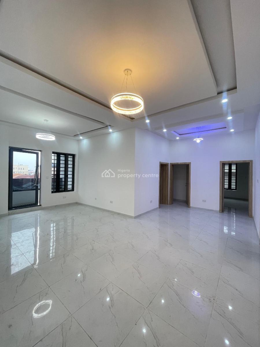 Luxurious 3 Bedroom Apartment, Yaba, Lagos, Block of Flats for Sale