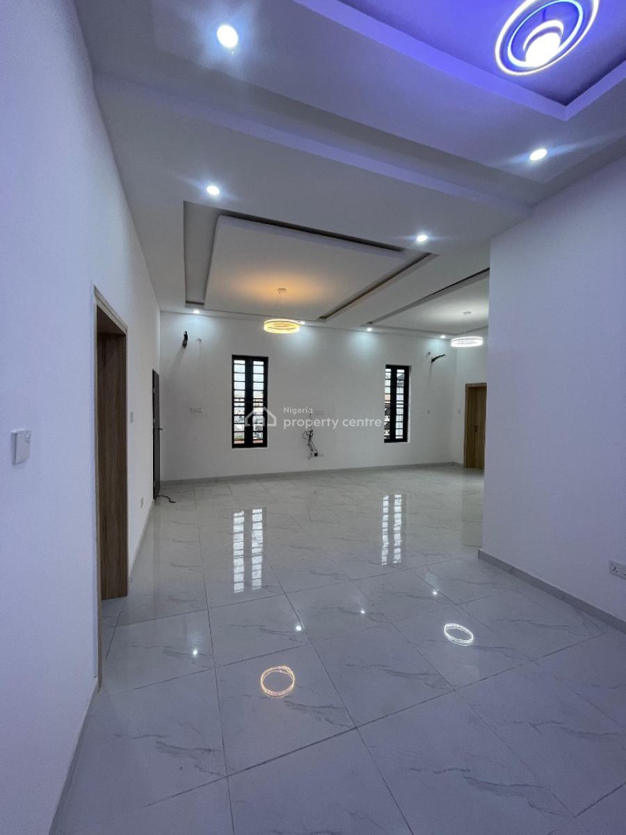 Luxurious 3 Bedroom Apartment, Yaba, Lagos, Block of Flats for Sale