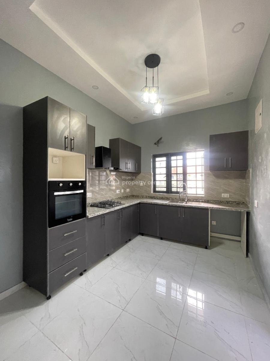 Luxurious 3 Bedroom Apartment, Yaba, Lagos, Block of Flats for Sale