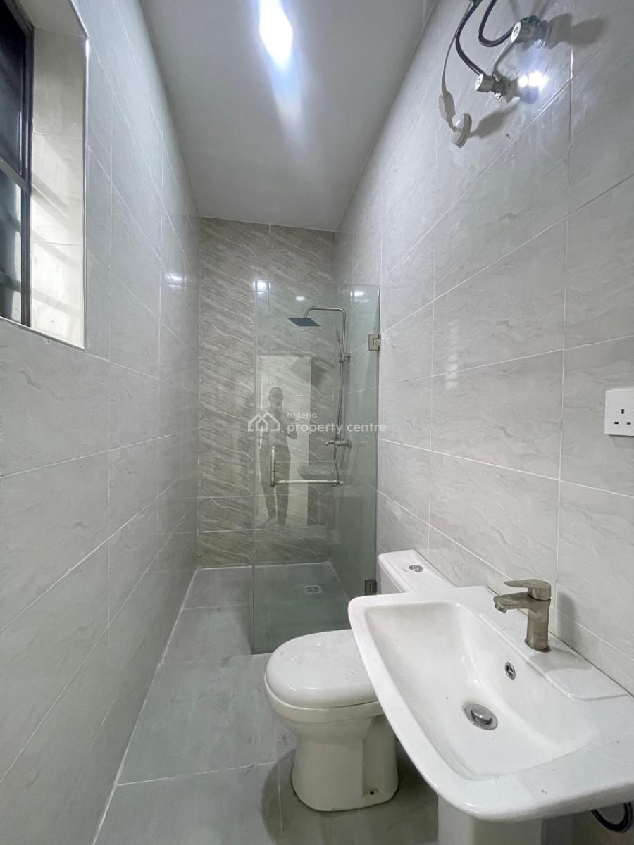 Luxurious 3 Bedroom Apartment, Yaba, Lagos, Block of Flats for Sale