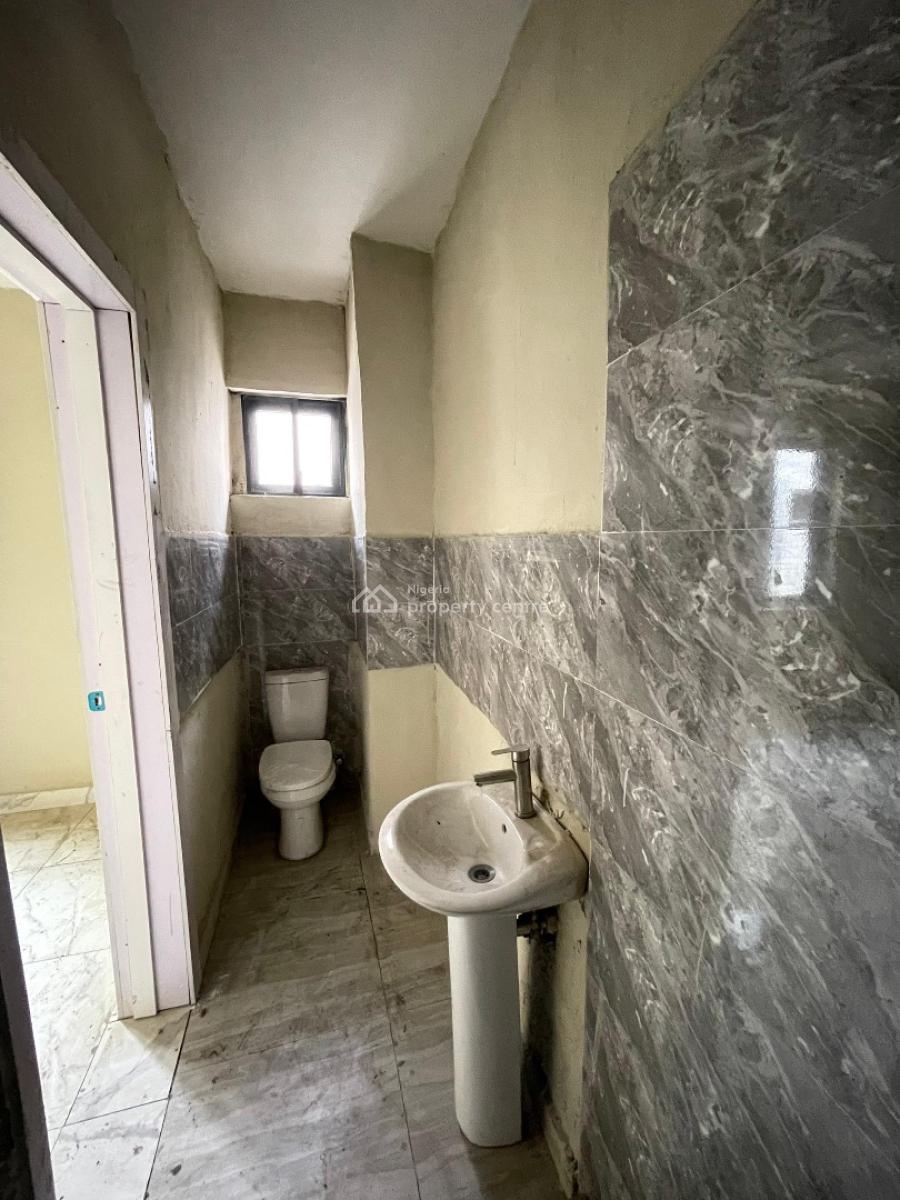 Luxurious 3 Bedroom Apartment, Surulere, Lagos, Block of Flats for Sale