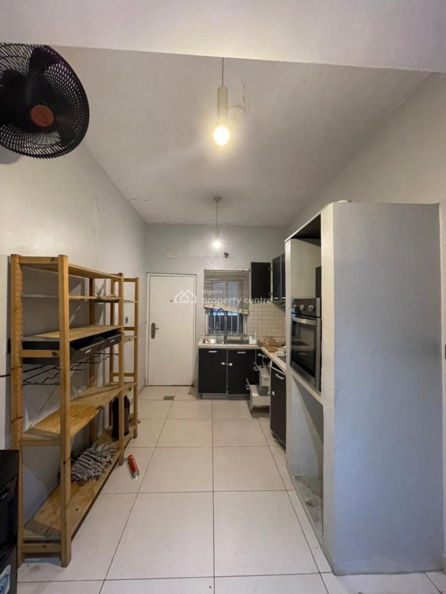 Well Built 3 Bedroom Apartment, Ikate Elegushi, Lekki, Lagos, Flat / Apartment for Rent