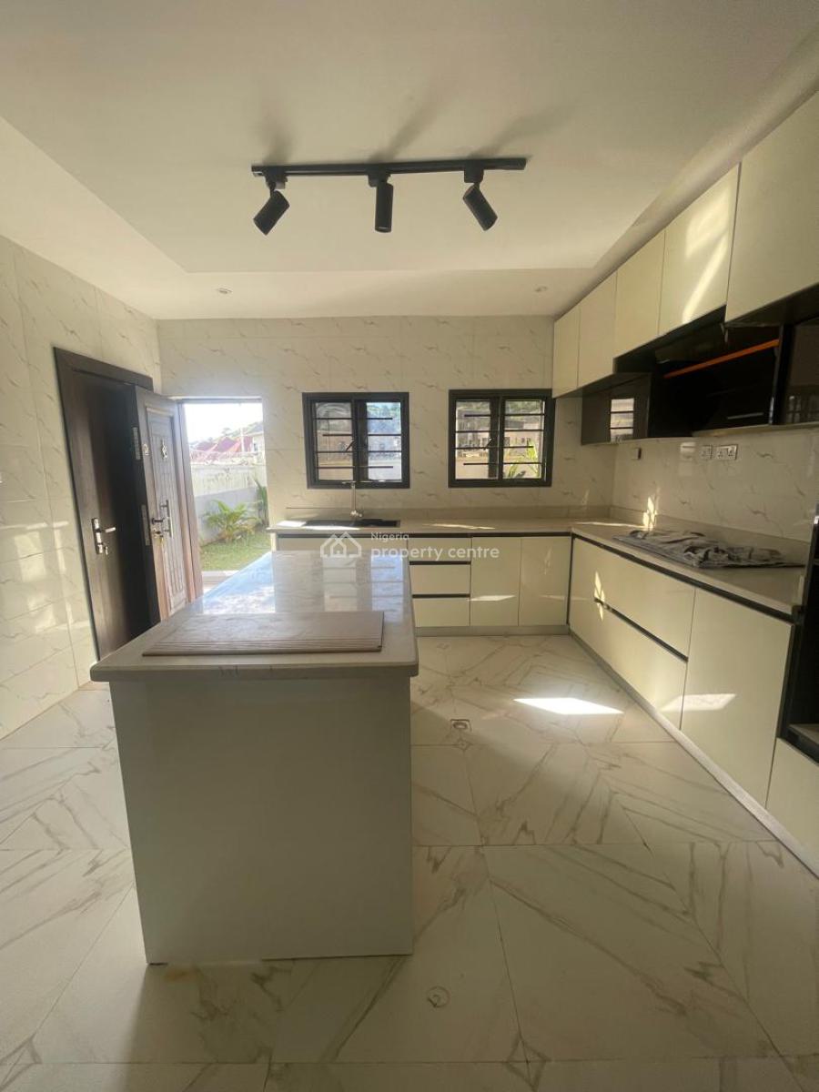 5 Bedroom Semi Detached Duplex, Main, Guzape District, Abuja, Semi-detached Duplex for Sale
