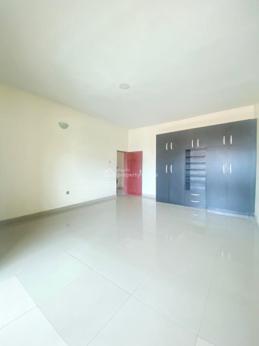 Spacious 2 Bedroom Good for Commercial and Residential, Oniru, Victoria Island (vi), Lagos, Flat / Apartment for Rent
