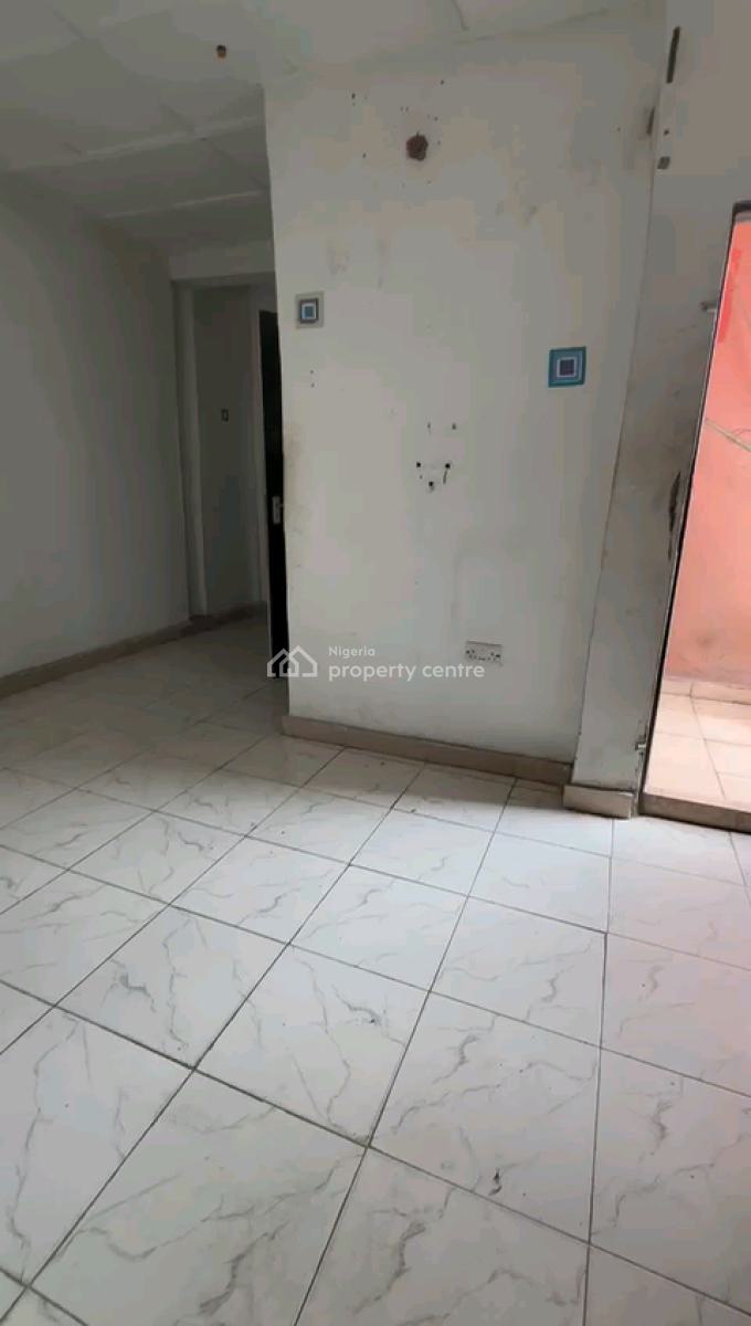a Standard Mini Flat, Off Ilaje Road, Bariga, Shomolu, Lagos, Mini Flat (room and Parlour) for Rent
