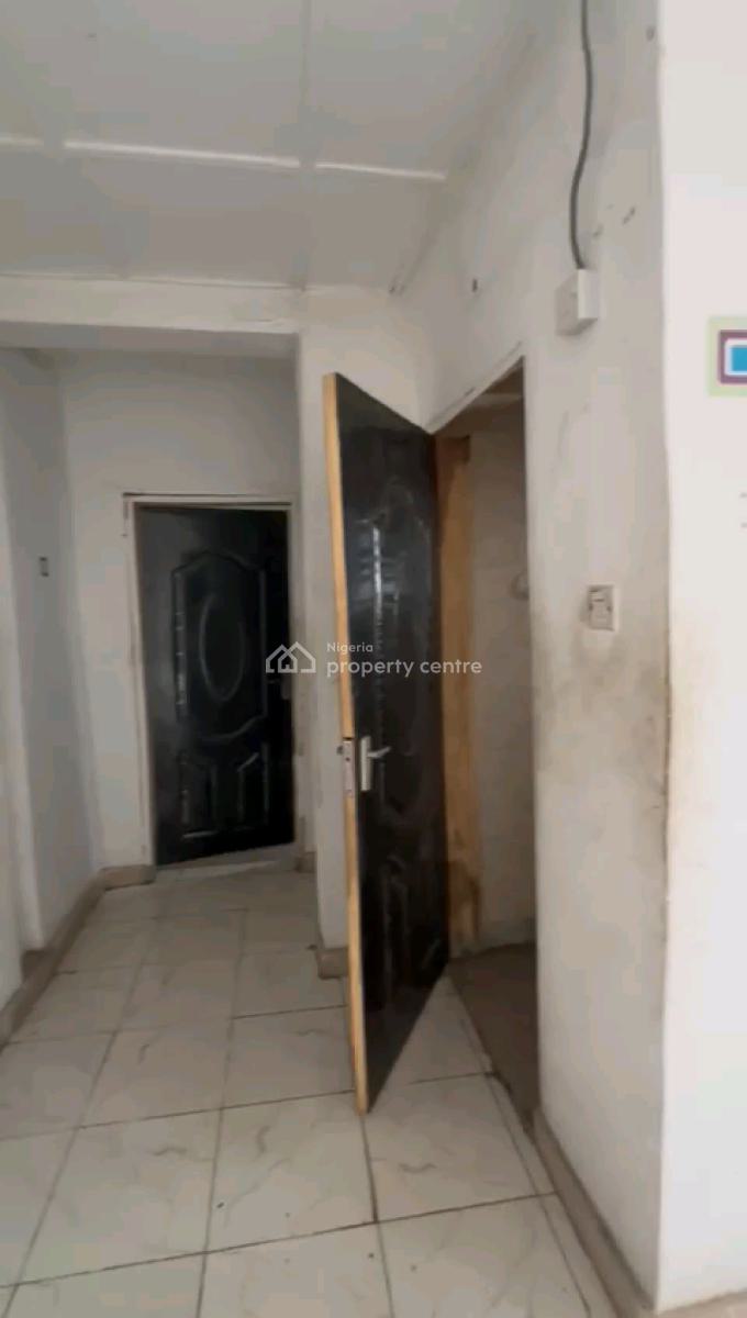 a Standard Mini Flat, Off Ilaje Road, Bariga, Shomolu, Lagos, Mini Flat (room and Parlour) for Rent
