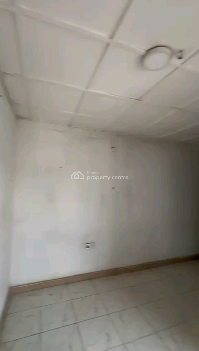 a Standard Mini Flat, Off Ilaje Road, Bariga, Shomolu, Lagos, Mini Flat (room and Parlour) for Rent