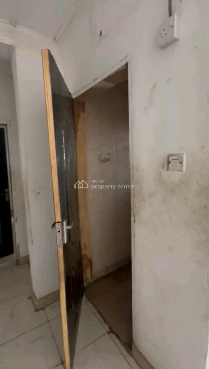 a Standard Mini Flat, Off Ilaje Road, Bariga, Shomolu, Lagos, Mini Flat (room and Parlour) for Rent
