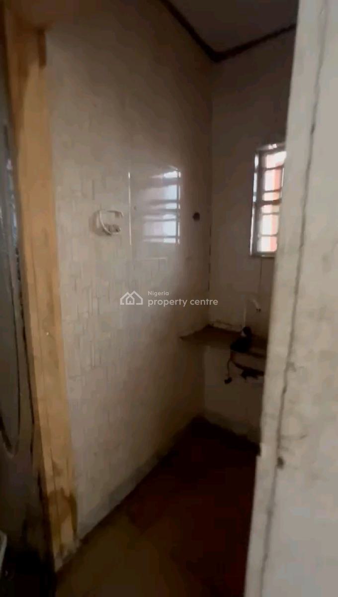 a Standard Mini Flat, Off Ilaje Road, Bariga, Shomolu, Lagos, Mini Flat (room and Parlour) for Rent