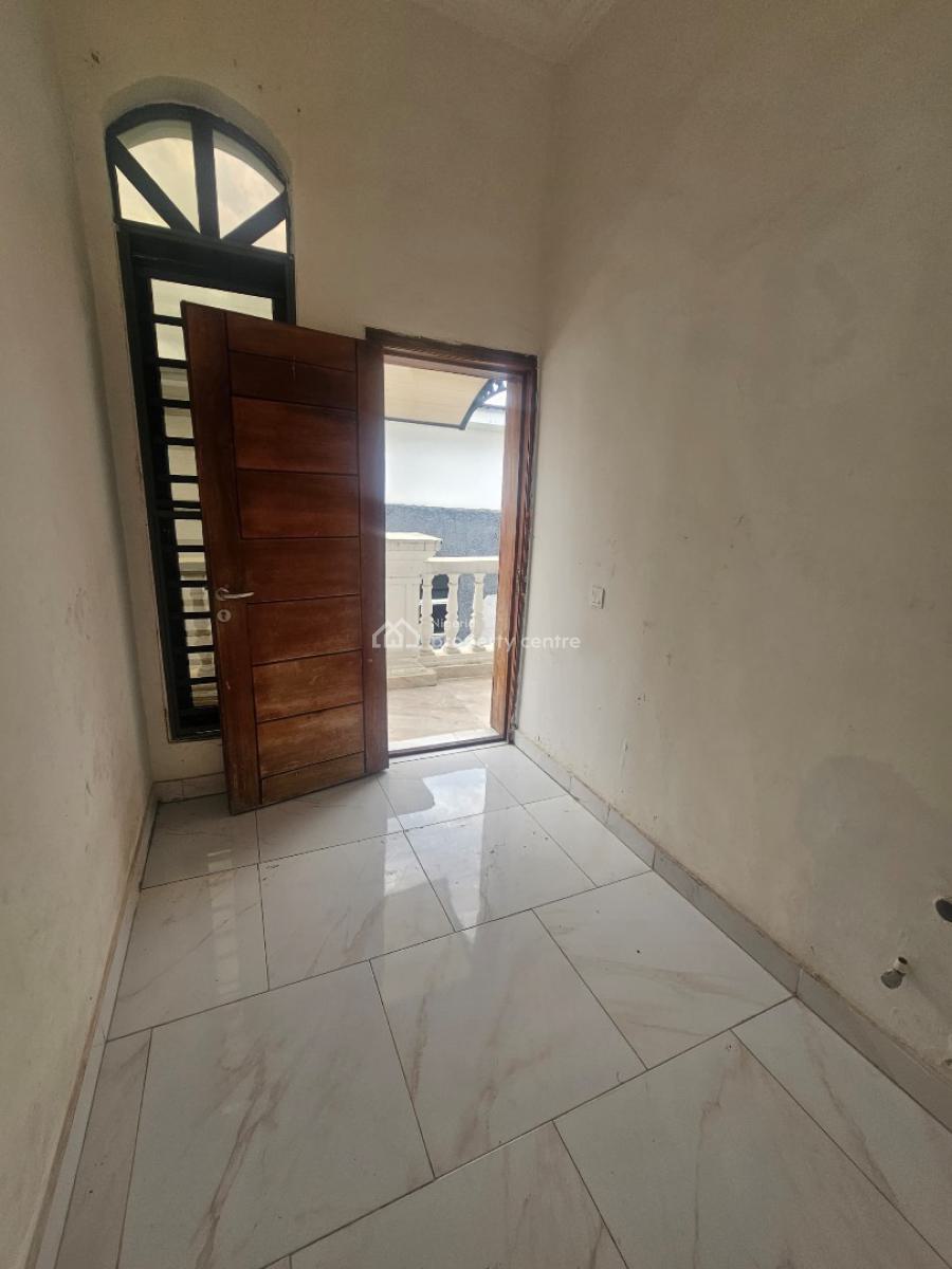 Bq with Its Own Toilet and Separate Space for Kitchen, Ikoyi, Lagos, Flat / Apartment for Rent