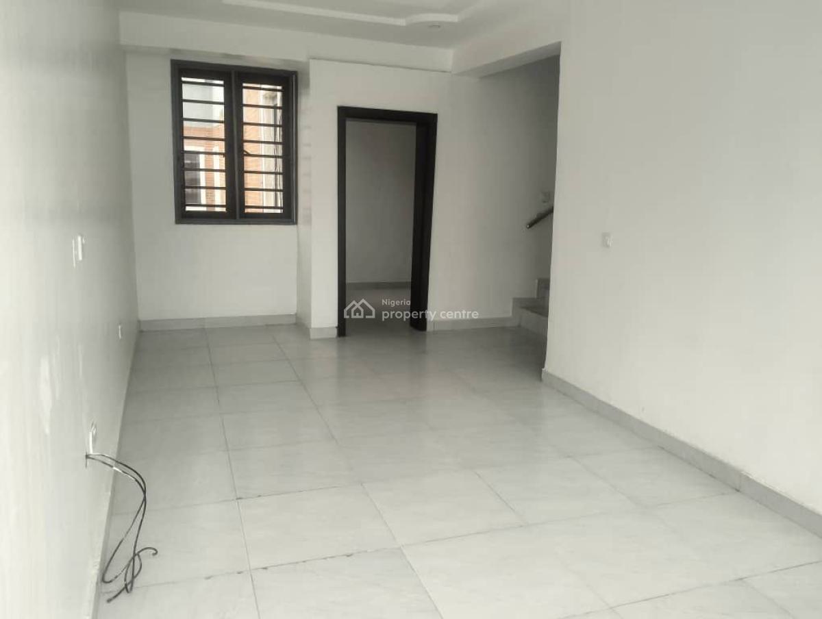 Neat 5 Bedroom Terrace Duplex in a Serene Estate, Osapa, Lekki, Lagos, Terraced Duplex for Rent