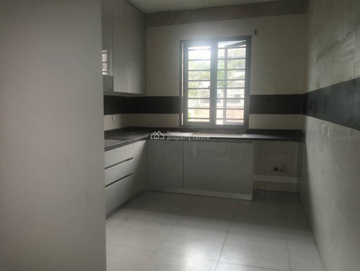 Neat 5 Bedroom Terrace Duplex in a Serene Estate, Osapa, Lekki, Lagos, Terraced Duplex for Rent