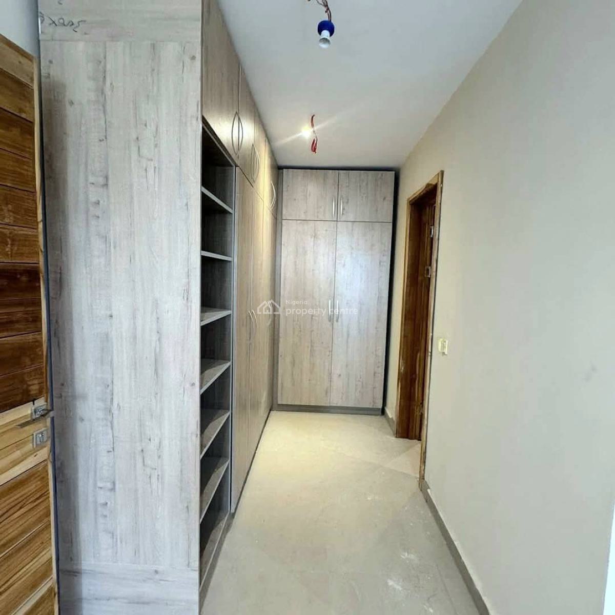 Spacious 3-bedroom Apartment, Lekki Phase 1, Lekki, Lagos, Flat / Apartment for Sale
