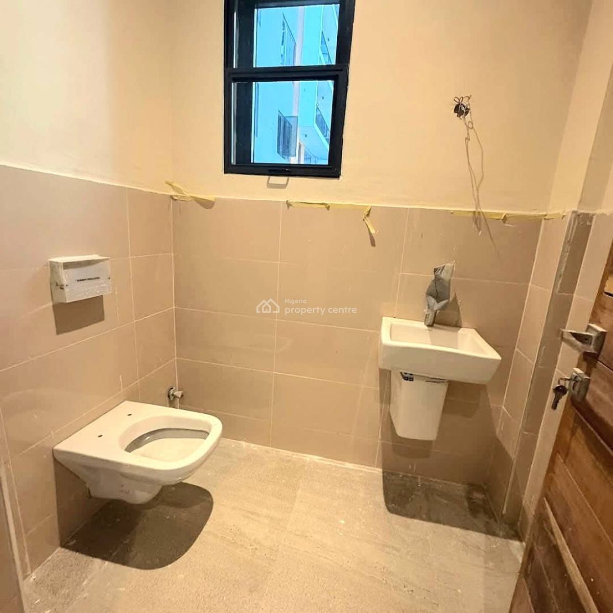 Spacious 3-bedroom Apartment, Lekki Phase 1, Lekki, Lagos, Flat / Apartment for Sale