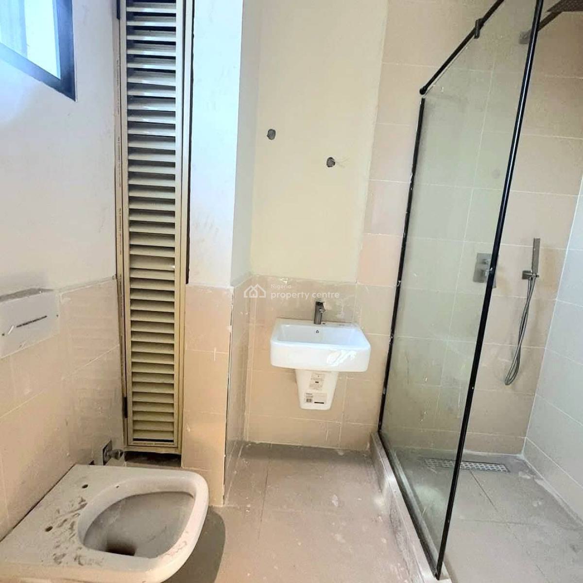 Spacious 3-bedroom Apartment, Lekki Phase 1, Lekki, Lagos, Flat / Apartment for Sale
