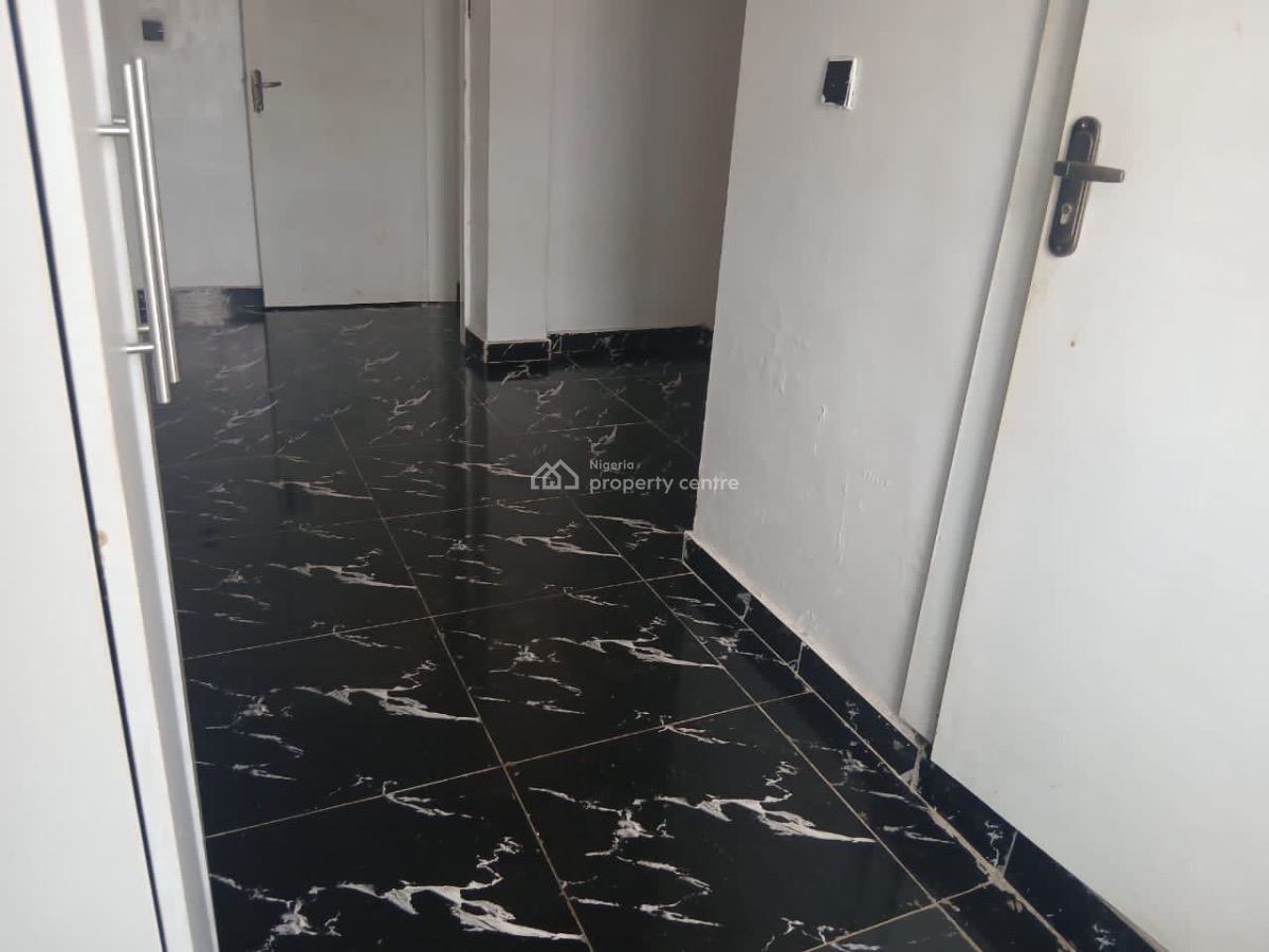 2 Bedroom Apartment in a Secured Estate, Osapa, Lekki, Lagos, Flat / Apartment for Rent