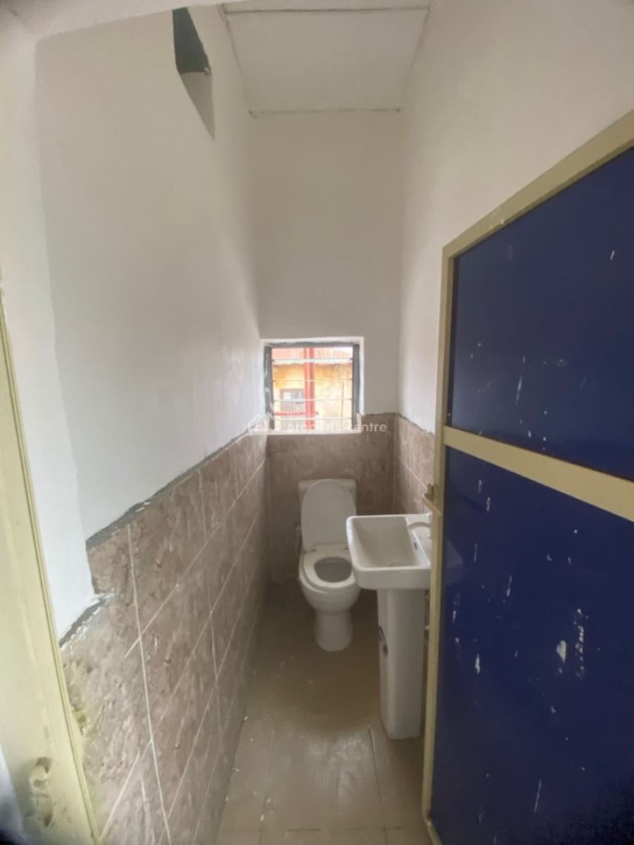 Just Out!!!  We Have Standard and Executive 2 Units of Roomself, Fadeyi, Shomolu, Lagos, Self Contain (single Rooms) for Rent