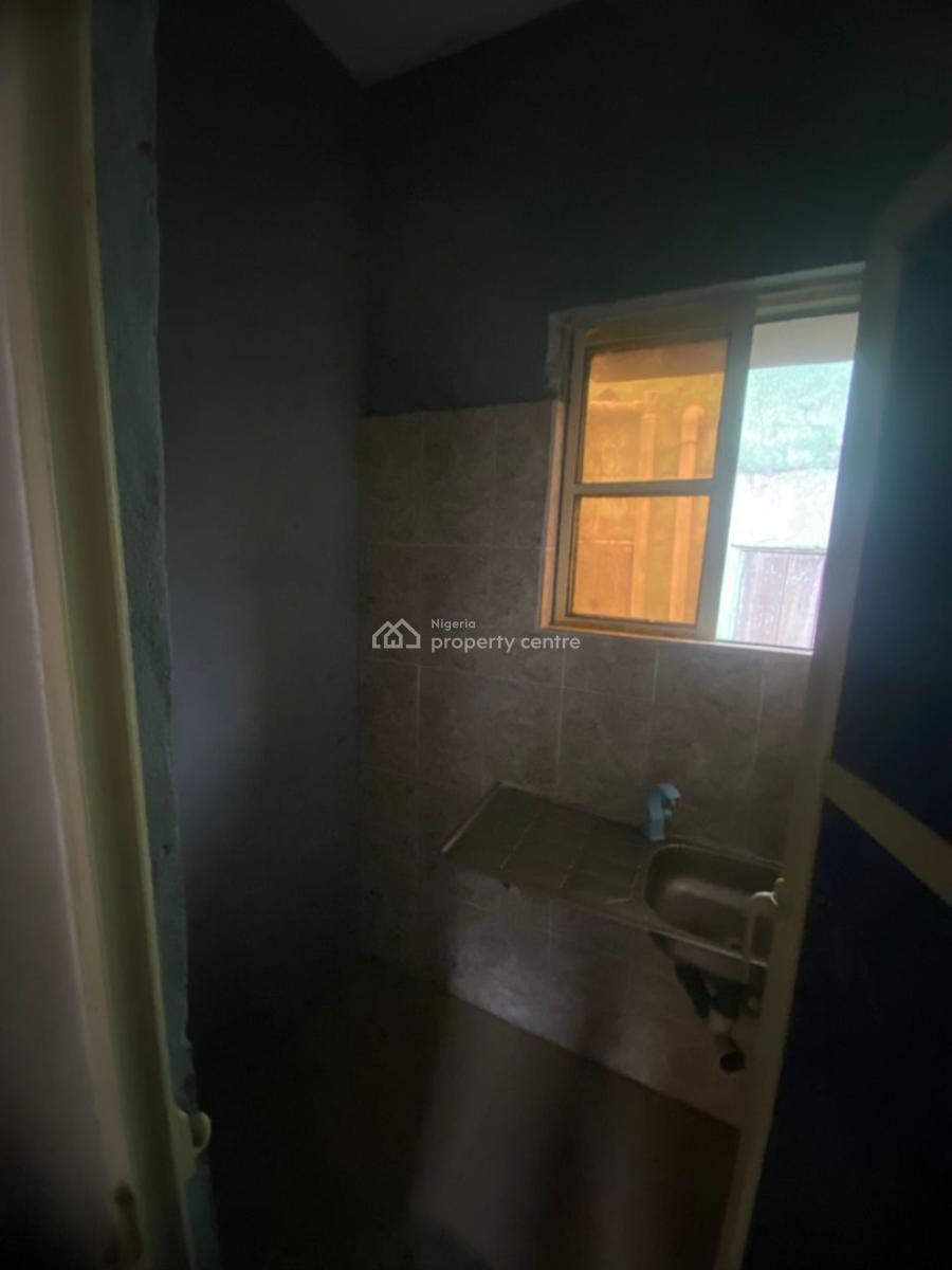 Just Out!!!  We Have Standard and Executive Roomself Contained, Fadeyi, Shomolu, Lagos, Self Contain (single Rooms) for Rent